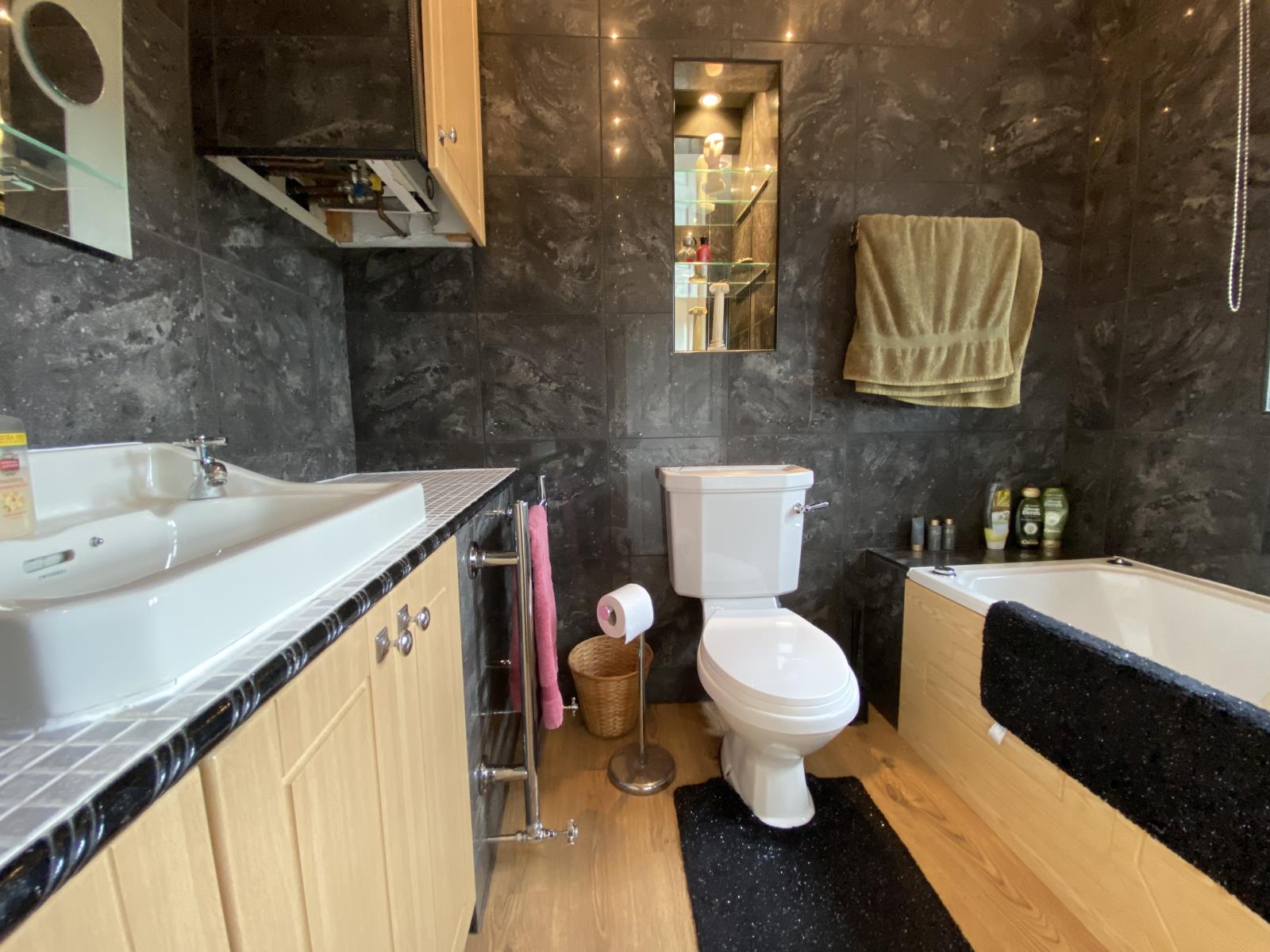Laurel Cottage, Penistone Road Shelley, Huddersfield, HD8