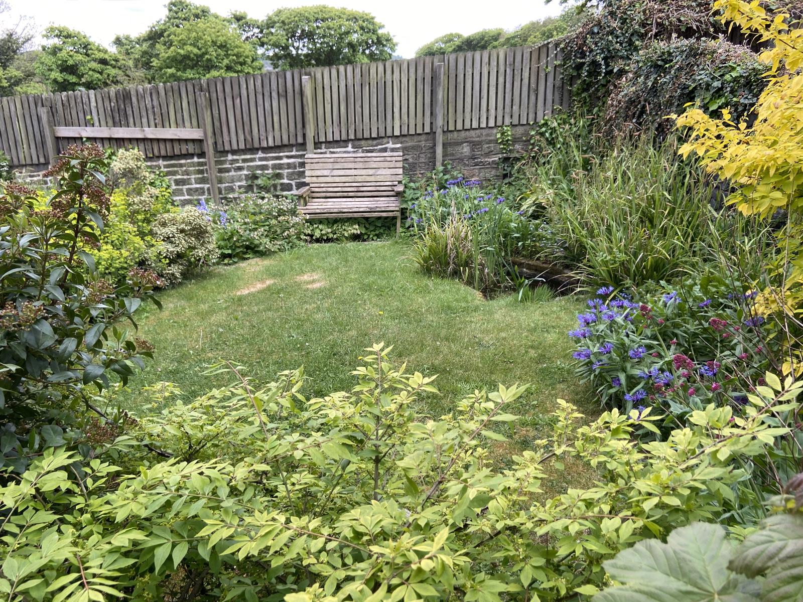 Laurel Cottage, Penistone Road Shelley, Huddersfield, HD8
