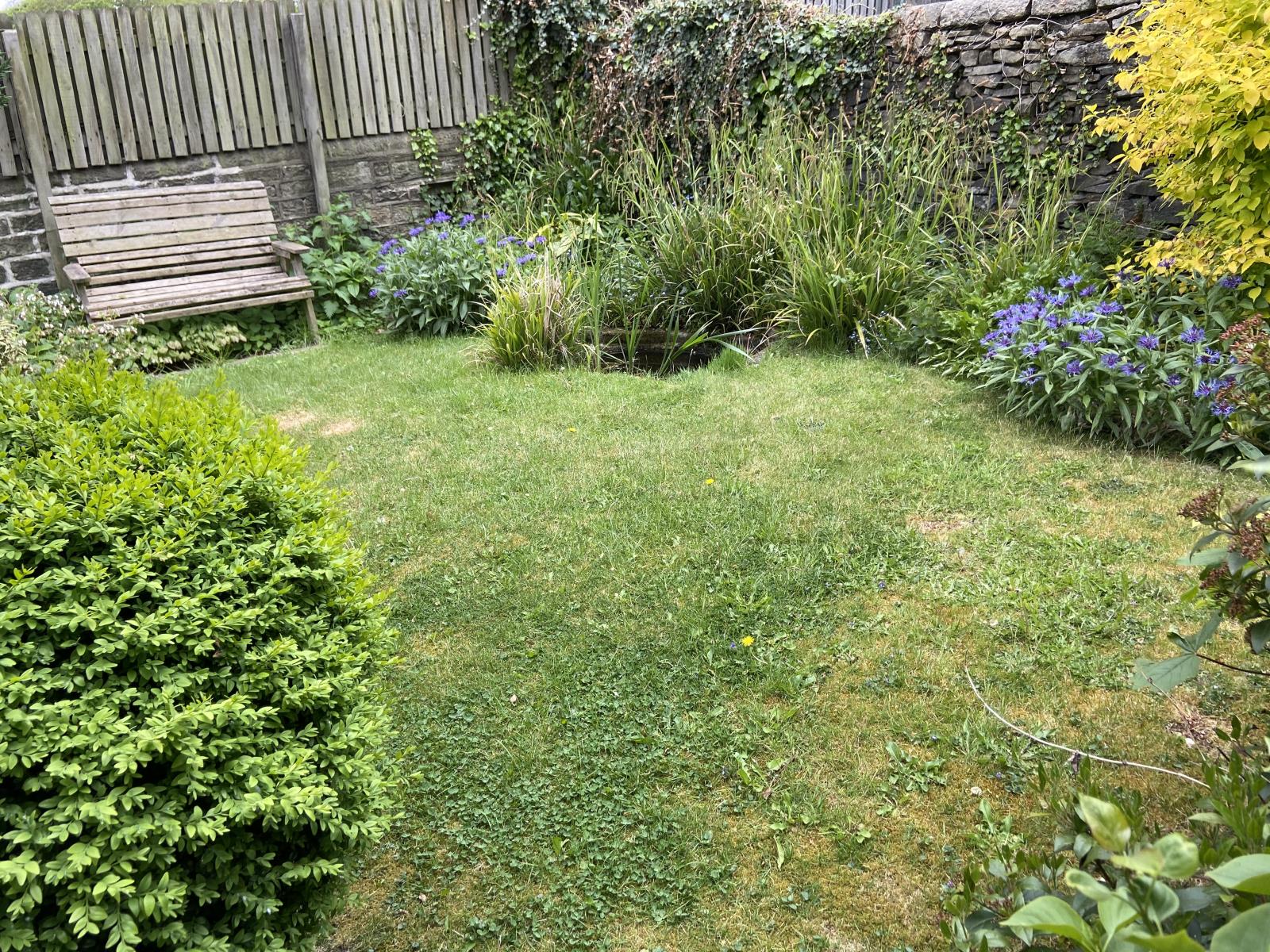 Laurel Cottage, Penistone Road Shelley, Huddersfield, HD8