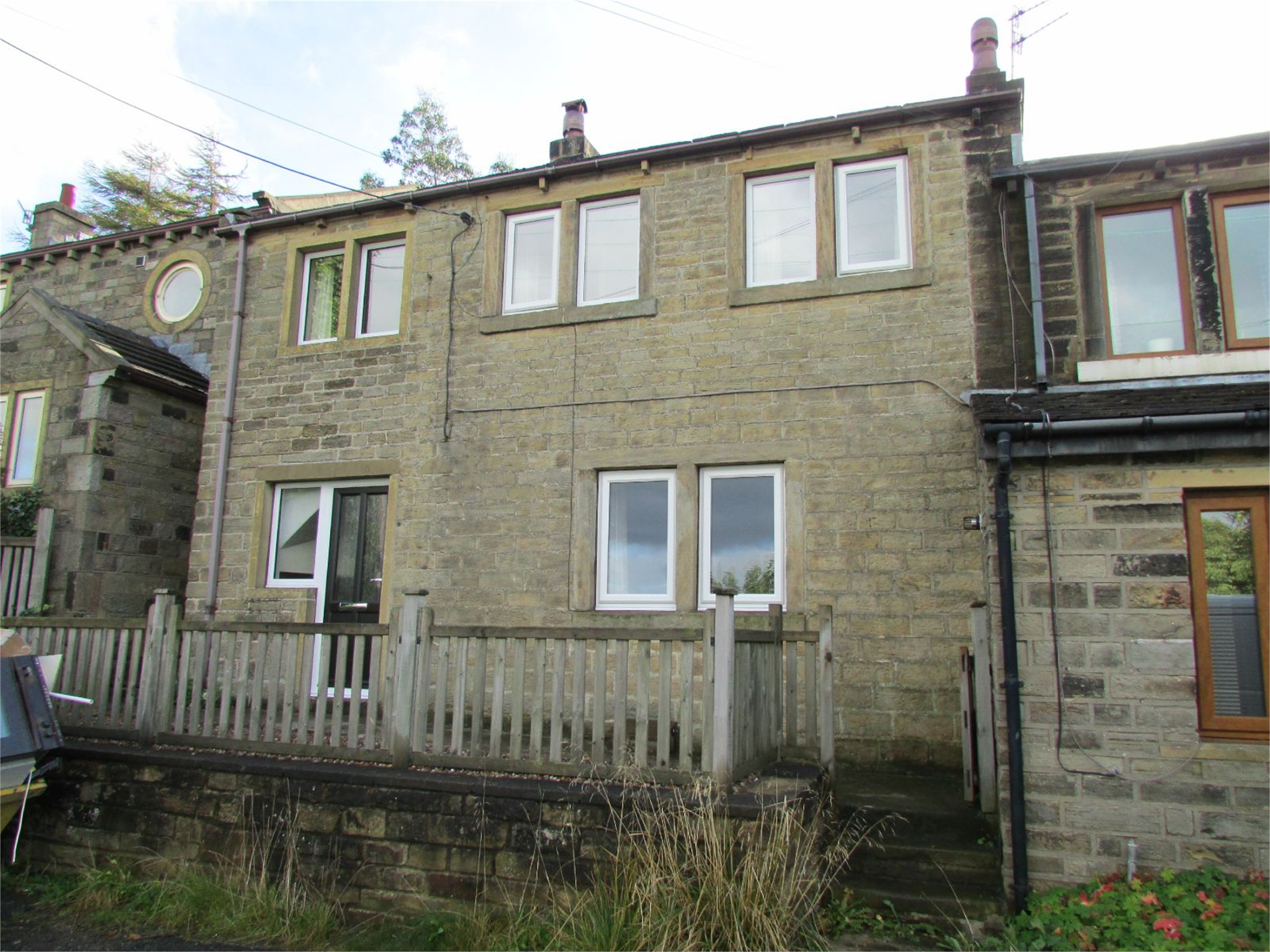 90 Cliff Road, Holmfirth, HD9 1UZ