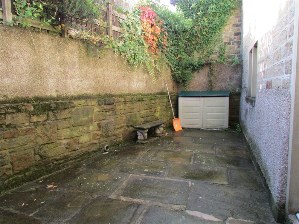 90 Cliff Road, Holmfirth, HD9 1UZ