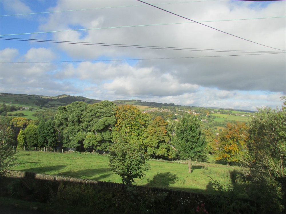 90 Cliff Road, Holmfirth, HD9 1UZ